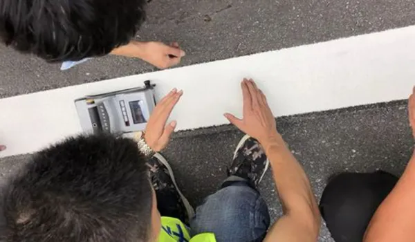 reflective thermoplastic road marking paint BS 3262