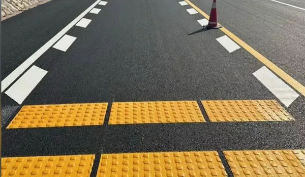 yellow thermoplastic road marking paint price South Africa